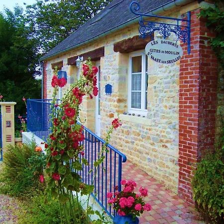 Gite Le Moulin Saint-Vaast-sur-Seulles 外观 照片